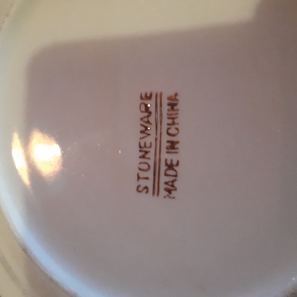 Set of 4 Stone Ware Dessert Salad Plates Vintage 6.75" - Picture 6 of 8